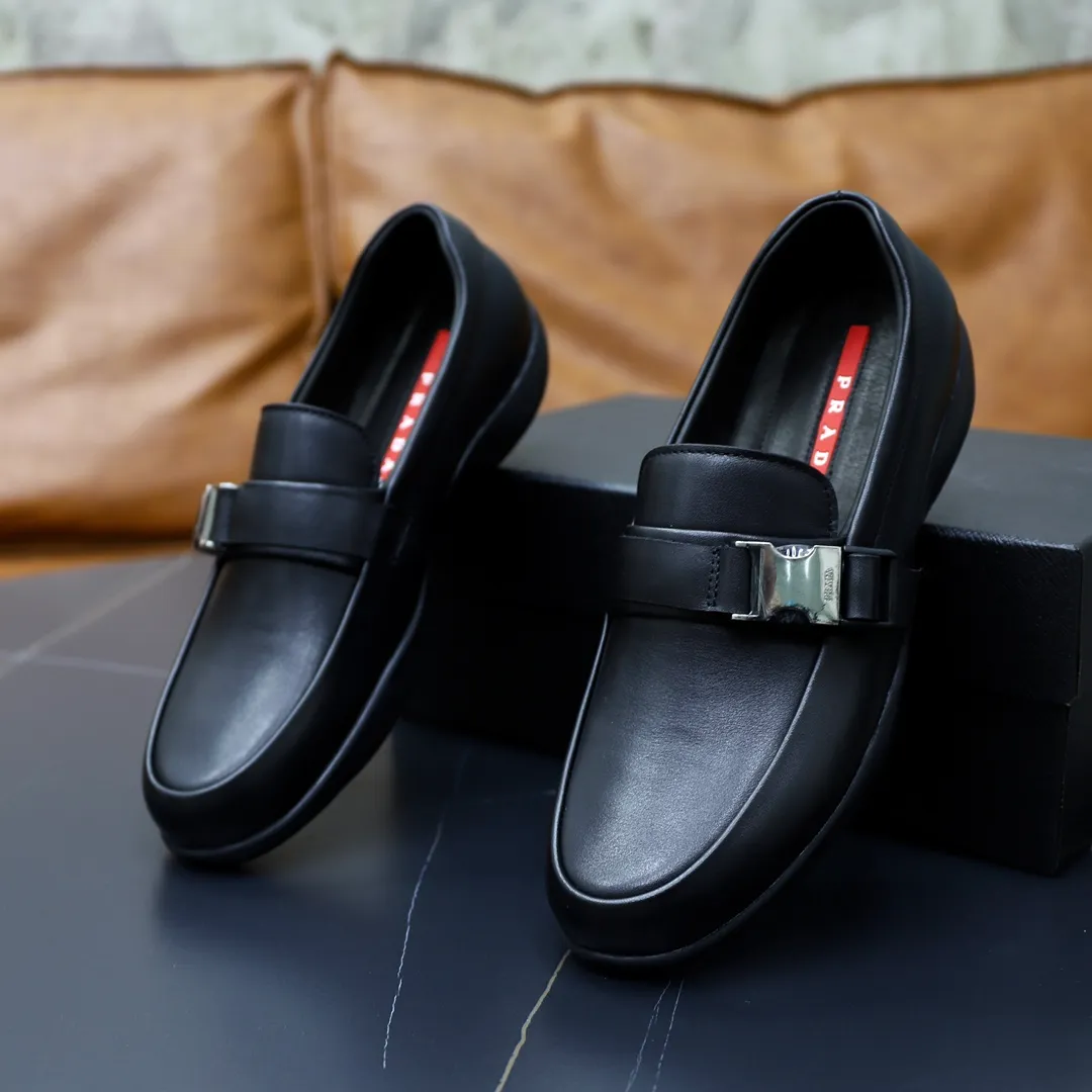 Men's shoes💰600💰Top original order Brand: PRADA (Prada) Standard code: Men's code 38/44 (45 can be customized) Grade: Same as the official website Material: Original cowhide surface, cowhide lining, original wear-resistant soft outsole Style category: Business casual slip-on shoes, young fashion, European and American trends, British style Color: actual picture color